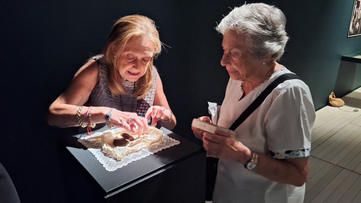  O Museo de Pontevedra exhibe desde hoxe as cascas do piñeiro da Caeira fronte ao que foi fusilado Alexandre Bóveda